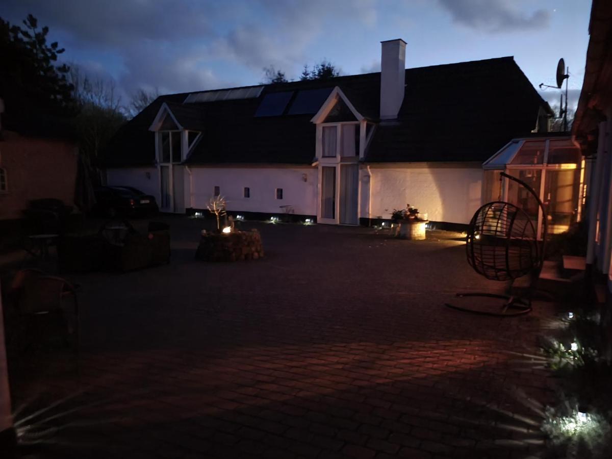 Trandafir Guesthouse Egtved Екстериор снимка